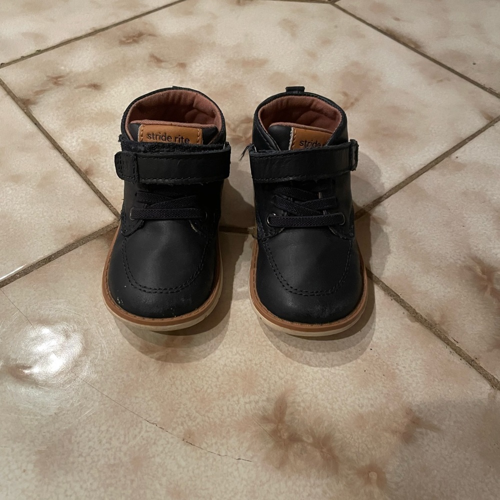 Stride Rite navy boots size 5